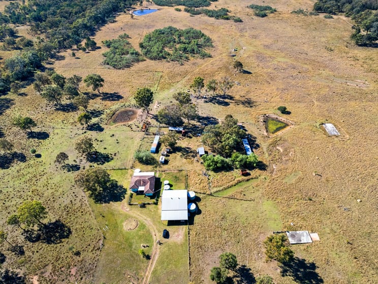Click to view all images 105 Ford Road Rosenthal Heights QLD 4370 - Image 3