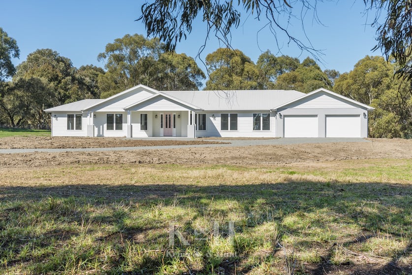 Click to view all images 21 Tweddle Road Gisborne South VIC 3437 - Image 3