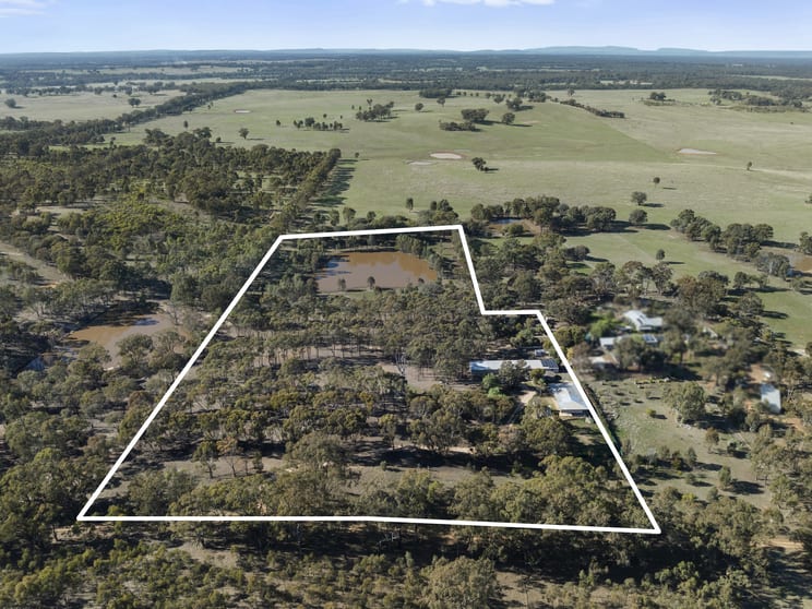 Click to view all images 184 Dorset Hill Road Earlston VIC 3669 - Image 3