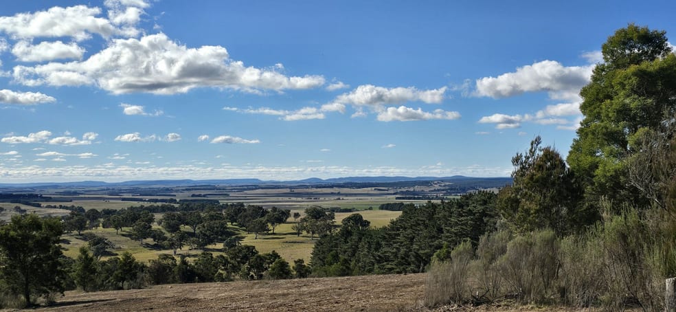 Click to view all images 279 Covan Creek Road Lake Bathurst NSW 2580 - Image 1