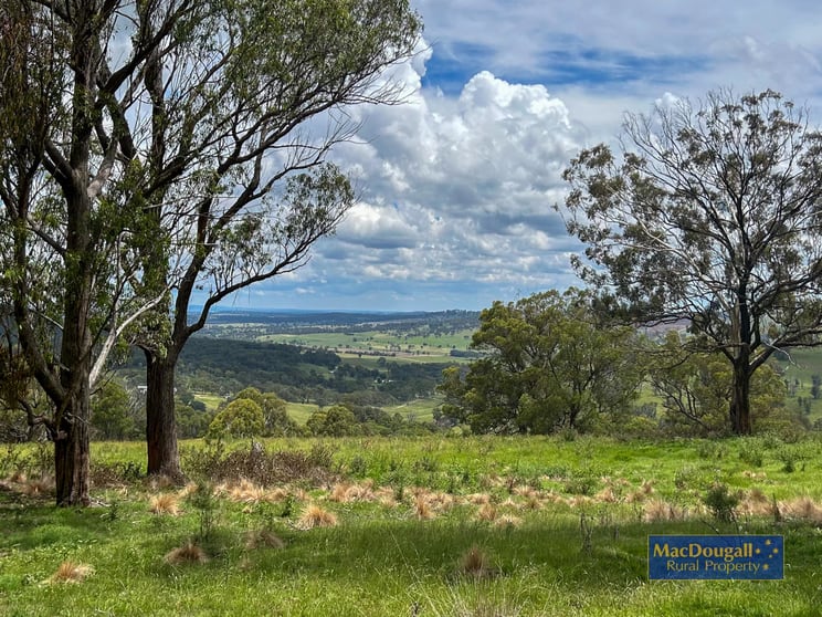 Click to view all images 93 Armidale Gully Road Armidale NSW 2350 - Image 1