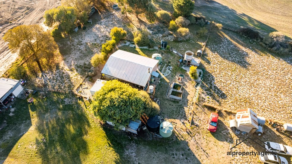 Click to view all images 319 Three Bridges Road Lower Norton VIC 3401 - Image 3