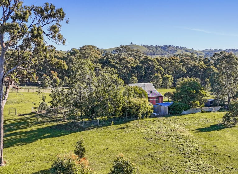 Click to view all images 735 Daisyburn Road Glenaroua VIC 3764 - Image 1