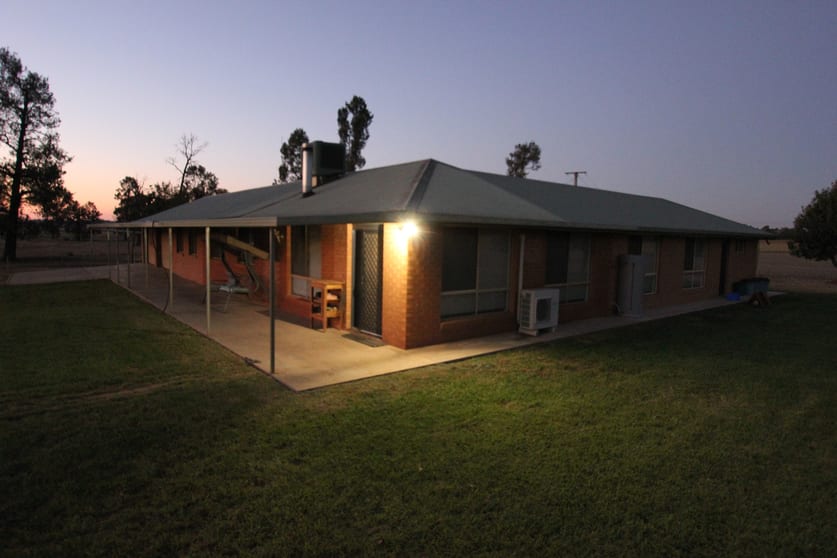 Click to view all images 1/1097 Irrigation Way Narrandera NSW 2700 - Image 1