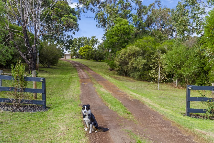 Click to view all images 3 Beavis Road Portland VIC 3305 - Image 2