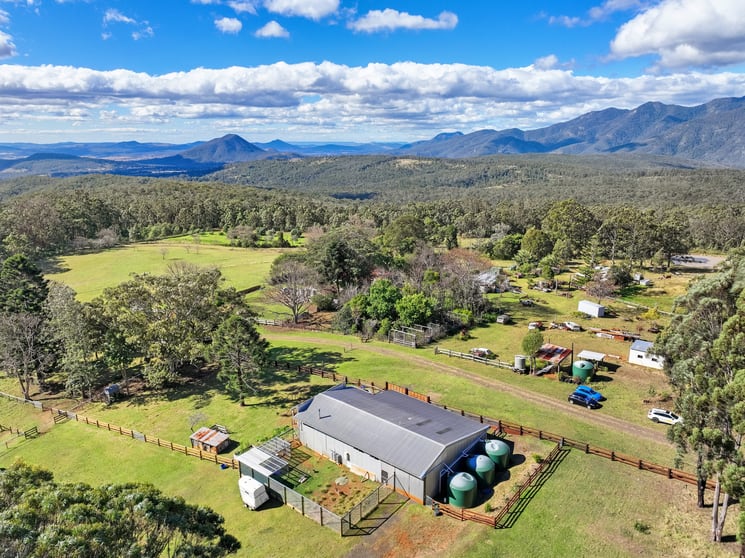 Click to view all images 197 Hardcastle Road Carneys Creek QLD 4310 - Image 2