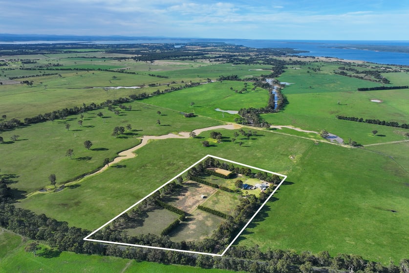 Click to view all images 725 Romawi Road Forge Creek VIC 3875 - Image 2