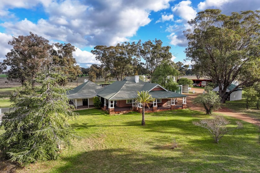 Click to view all images 1843 Yeo Yeo Hampstead Road Young NSW 2594 - Image 1