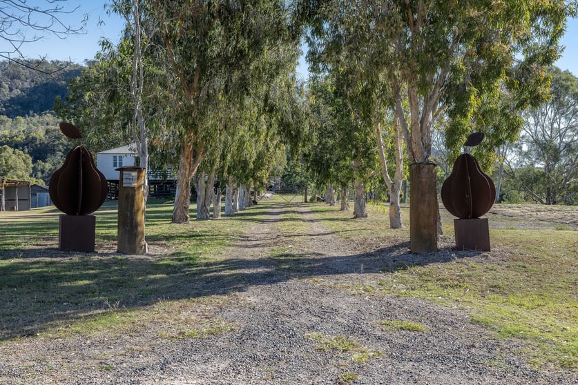 Click to view all images 61 Spinnach Creek Road Fordsdale QLD 4343 - Image 2