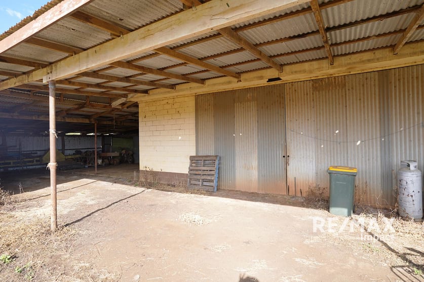 Click to view all images 199 Martin Avenue Mareeba QLD 4880 - Image 3
