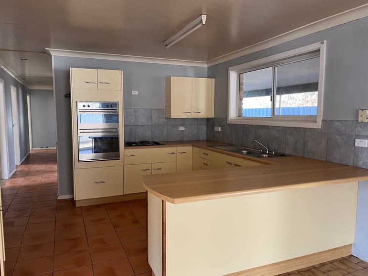 Click to view all images 23 Echidna CL Coonabarabran NSW 2357 - Image 3