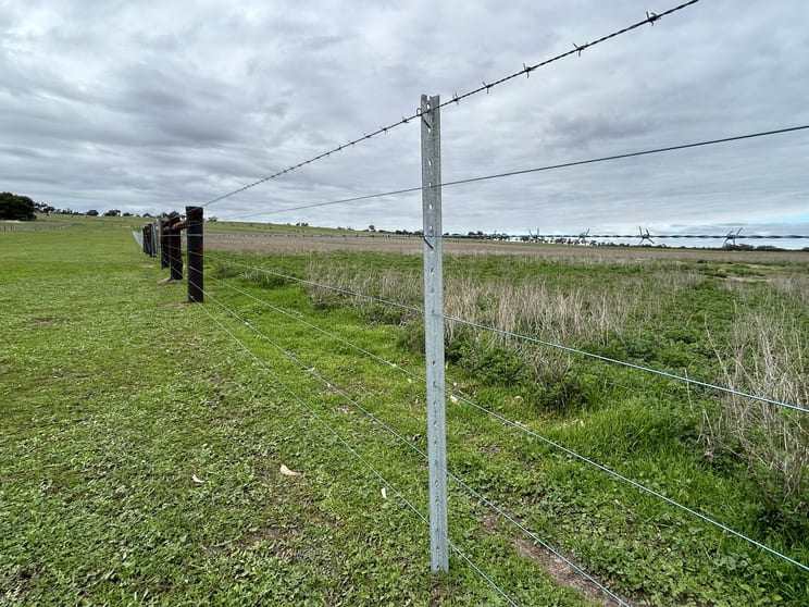 Click to view all images Sect 372 - 377 Riddoch Highway Naracoorte SA 5271 - Image 3
