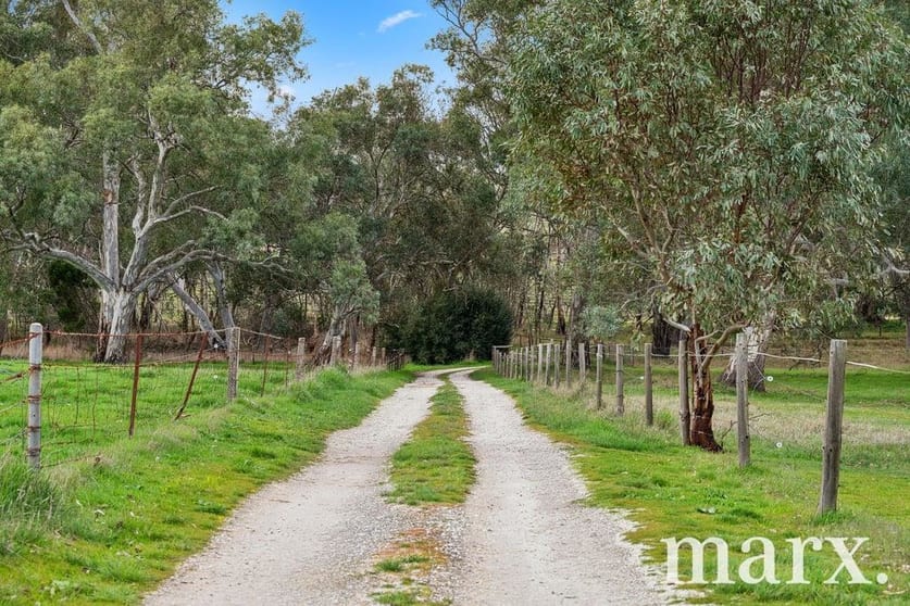 Click to view all images 74 Heggies Boundary Road Flaxman Valley SA 5235 - Image 2