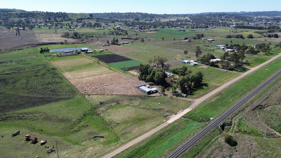 Click to view all images 122 Paulsens Road Gowrie Junction QLD 4352 - Image 1