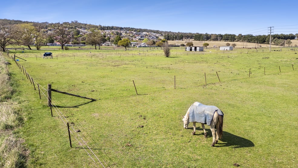 Click to view all images 21 Farm Road Goulburn NSW 2580 - Image 2