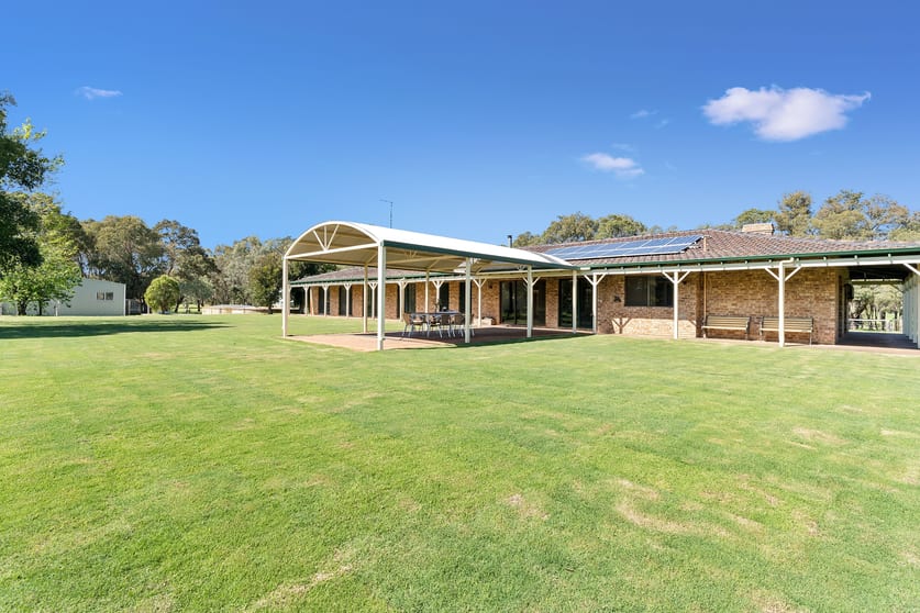 Click to view all images 102 St Blaise Grove North Dandalup WA 6207 - Image 3
