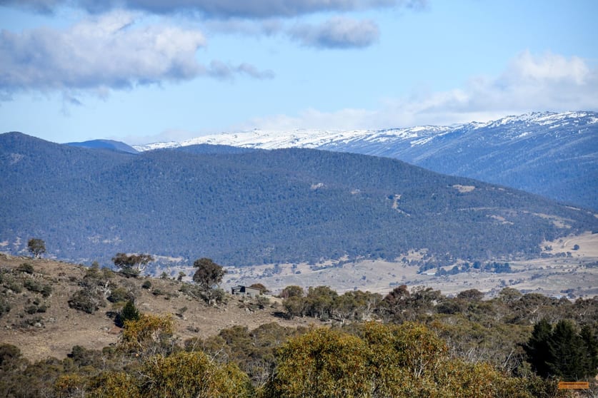 Click to view all images "Spring Hill" 62 Eucumbene Road Hill Top NSW 2628 - Image 2
