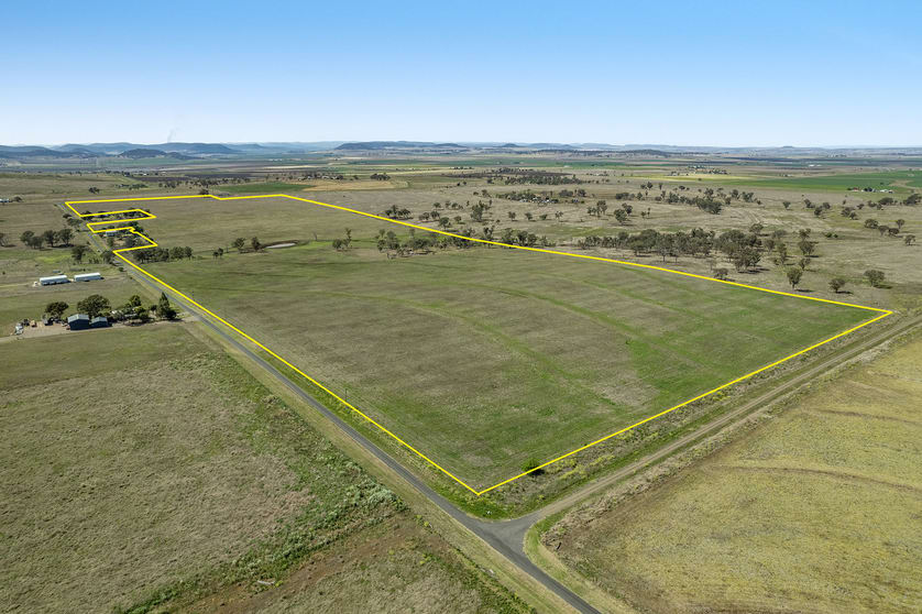 Click to view all images 55 Strickland Road East Greenmount QLD 4359 - Image 1
