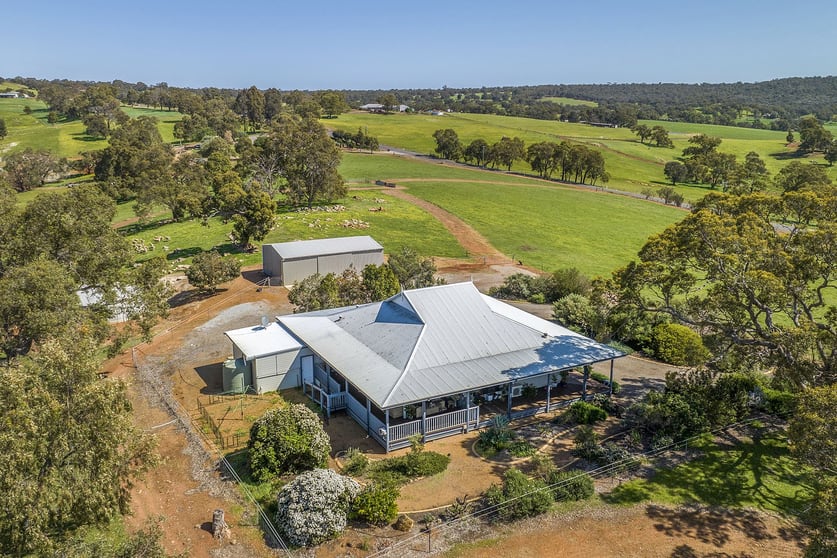 Click to view all images 71 Crest Hill Road Bindoon WA 6502 - Image 1