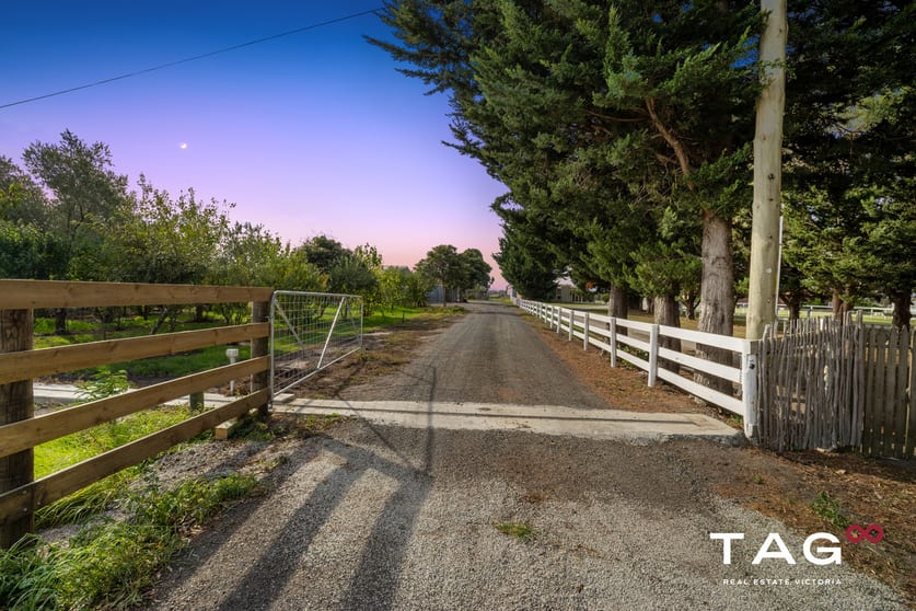 1345 Manks Road Koo Wee Rup VIC 3981 - Image 2