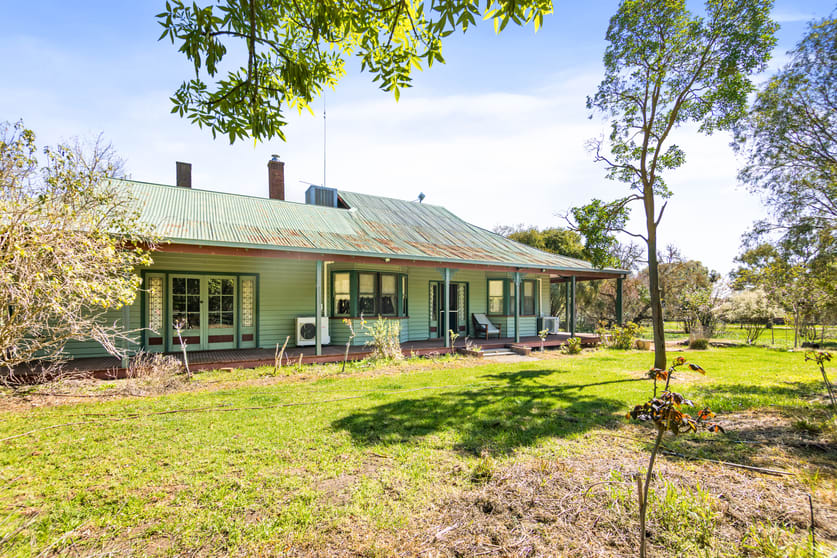Click to view all images 635 Dunmunkle Creek Road Rupanyup VIC 3388 - Image 2