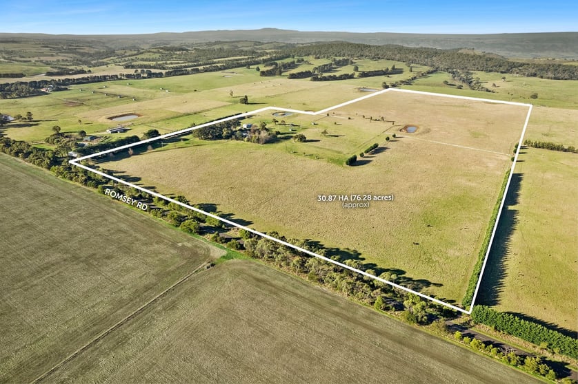 Click to view all images 2939 Romsey Road Chintin VIC 3756 - Image 3