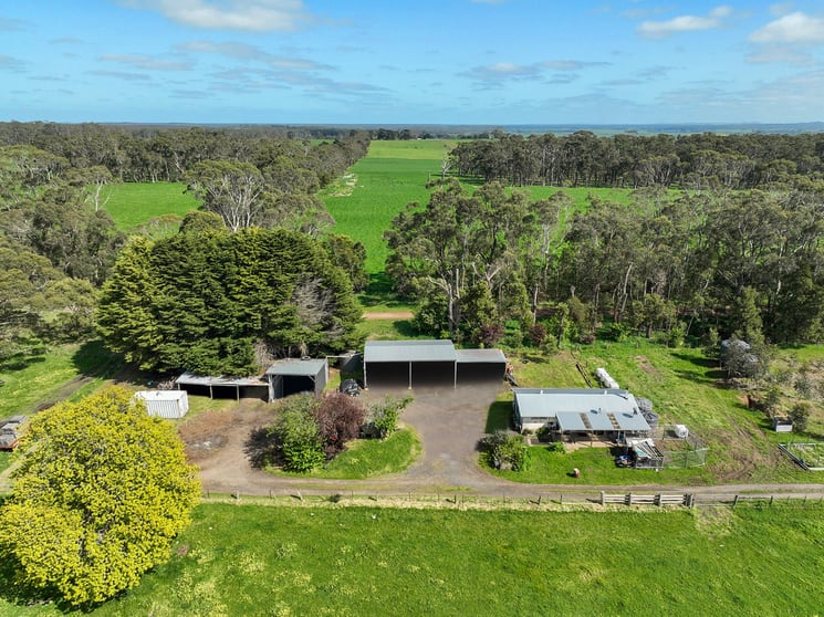 Click to view all images 125 Rankins Road Irrewillipe VIC 3249 - Image 2