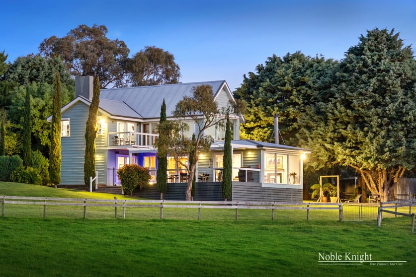 Click to view all images 146 Lorimers Lane Dixons Creek VIC 3775 - Image 3