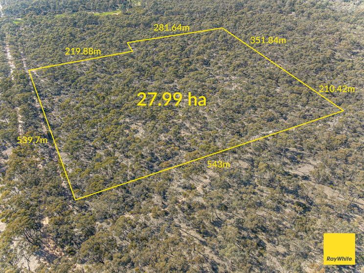 Click to view all images 3 Caellis Road Huntly North VIC 3551 - Image 2