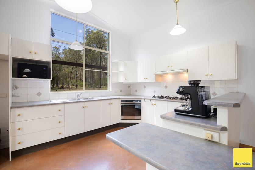Click to view all images 186 Silverton Road Metz NSW 2350 - Image 2