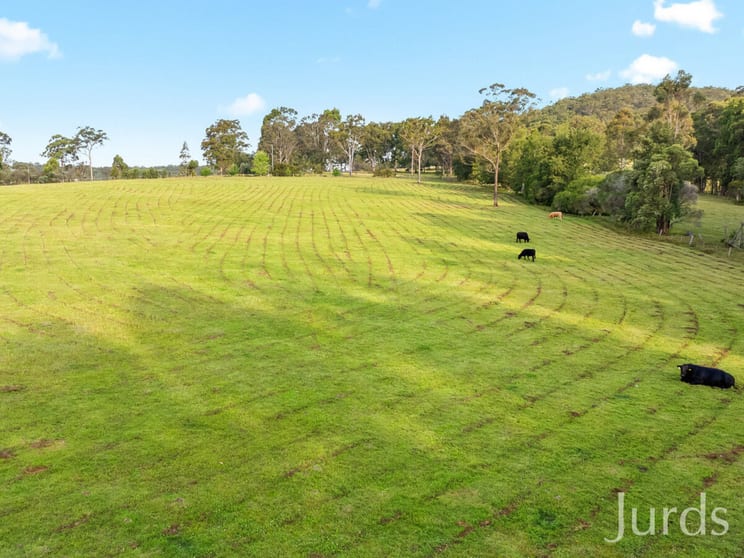 Click to view all images 370 Lake Road Elrington NSW 2325 - Image 2