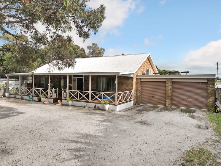 Click to view all images 1026 Hamilton Highway Derrinallum VIC 3325 - Image 1