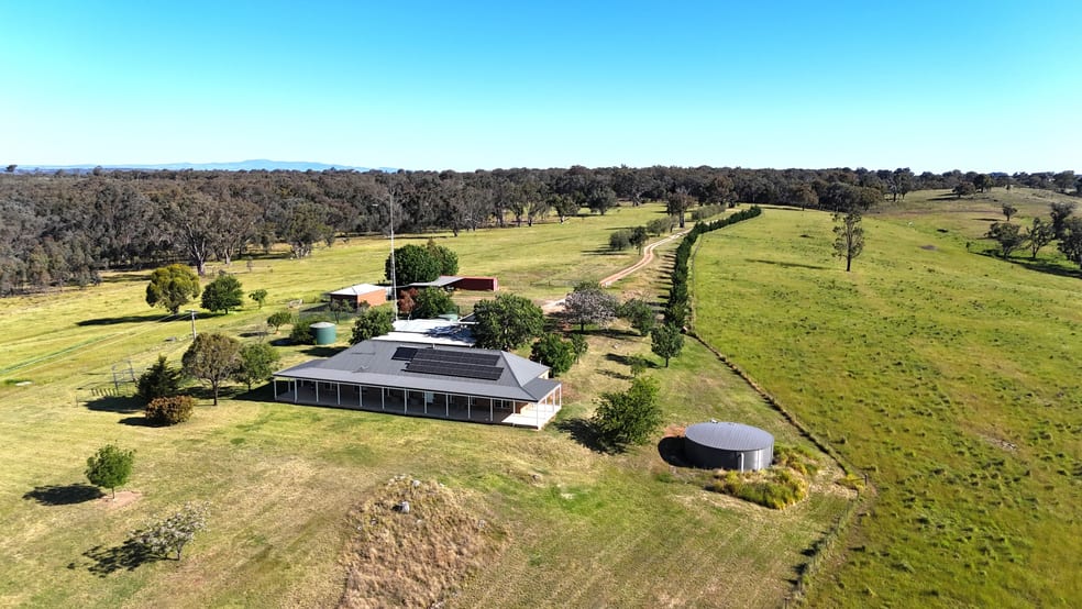 Click to view all images 681 Burgoon Lane Molong NSW 2866 - Image 1
