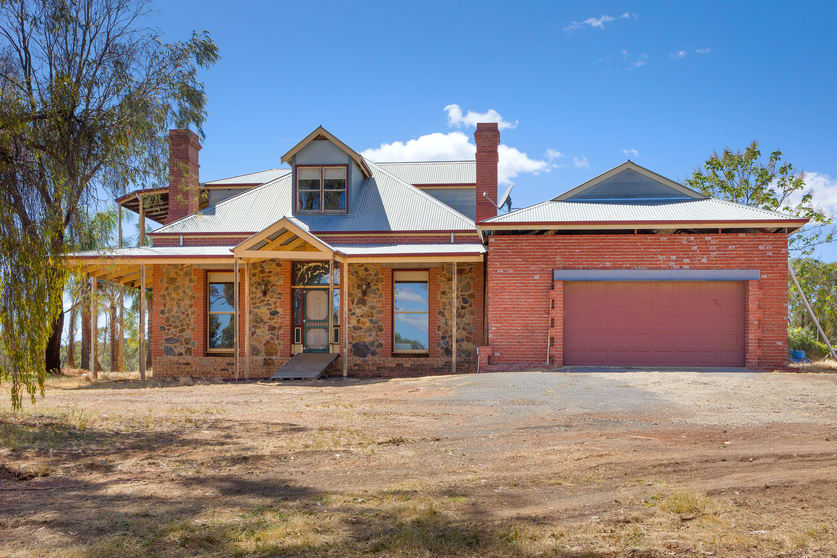 Click to view all images 474 Chiltern Rutherglen Road Cornishtown VIC 3683 - Image 2