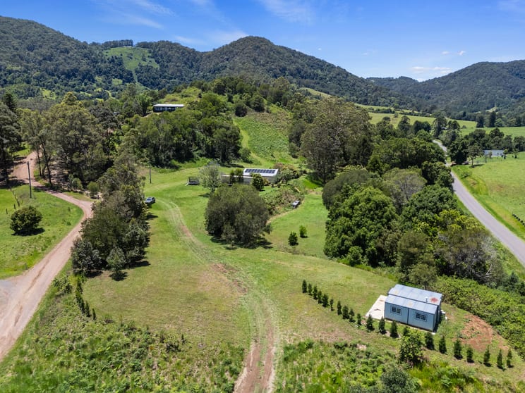 Click to view all images 6 East Coolabine Road Coolabine QLD 4574 - Image 2