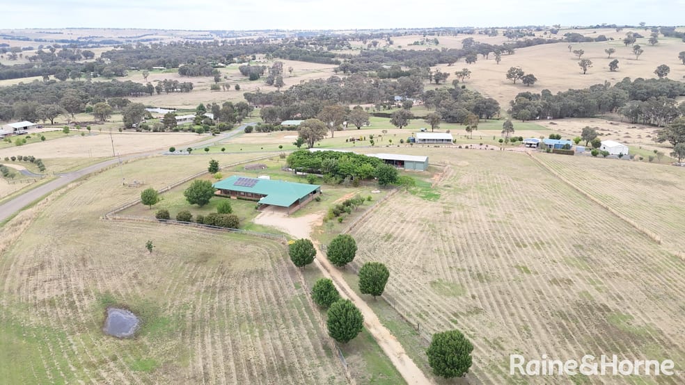 Click to view all images 150 Donges Road Young NSW 2594 - Image 2