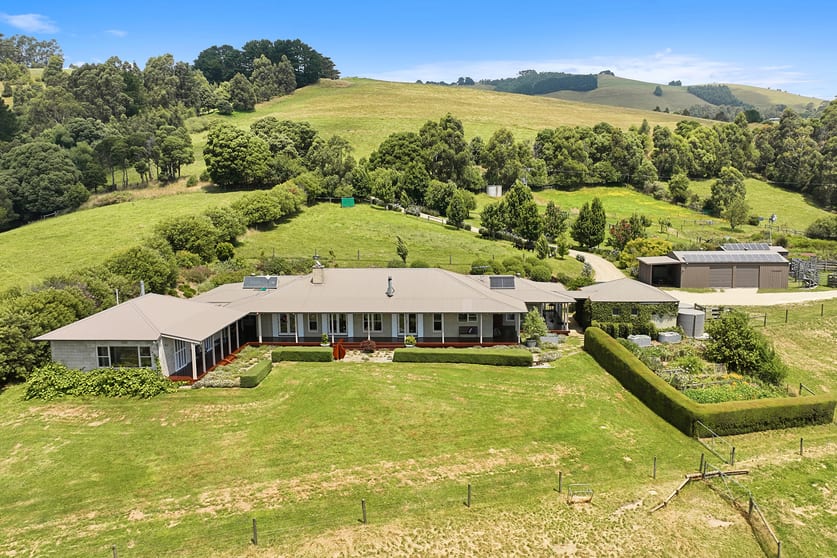 Click to view all images 426 Yarragon Leongatha Road Yarragon VIC 3823 - Image 1