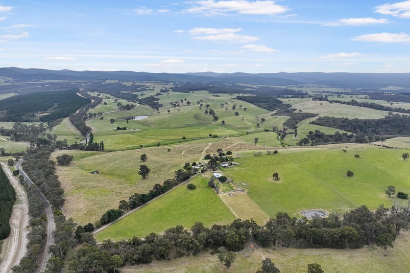 Click to view all images 3170 Bairnsdale-Dargo Road Glenaladale VIC 3864 - Image 1