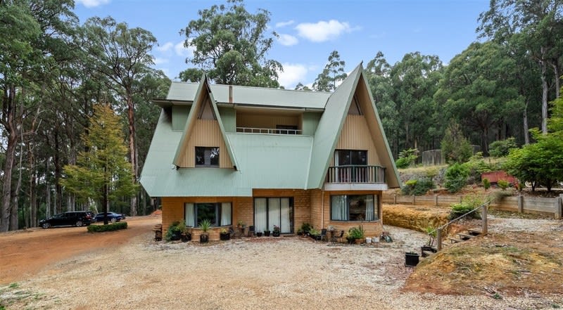 Click to view all images Accommodation & Tourism business for sale in VIC - Image 1