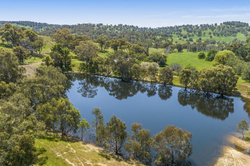 Click to view all images 2328 Chittering Road Lower Chittering WA 6084 - Image 2