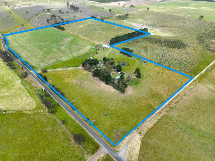 Click to view all images 500 Macarthur-Hawkesdale Road Macarthur VIC 3286 - Image 2