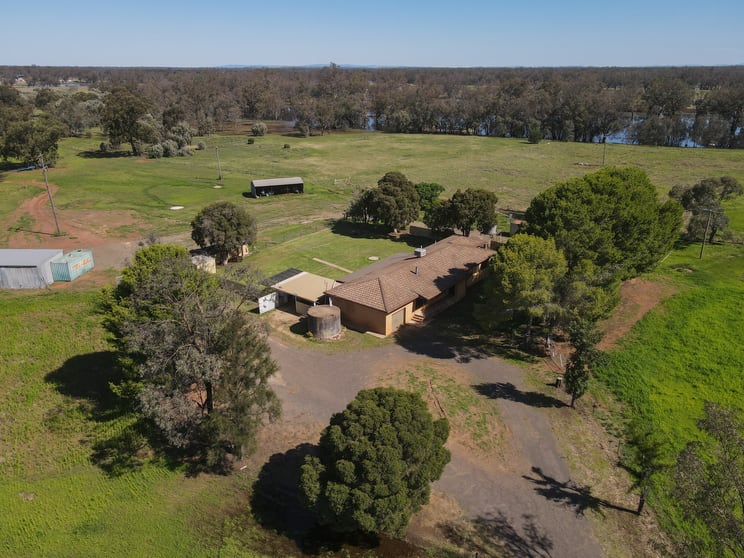 Click to view all images "Bagadanara" 520 Newell Highway Forbes NSW 2871 - Image 2