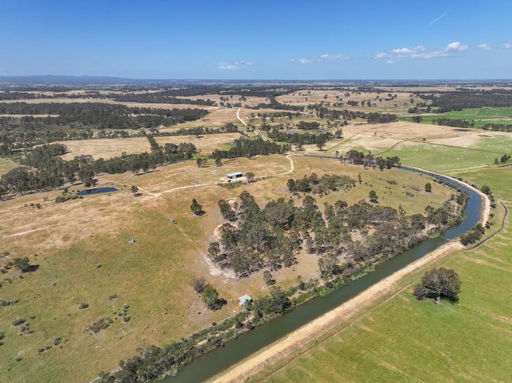 Click to view all images 2/ Warrigal Toms Creek Road Newry VIC 3859 - Image 1