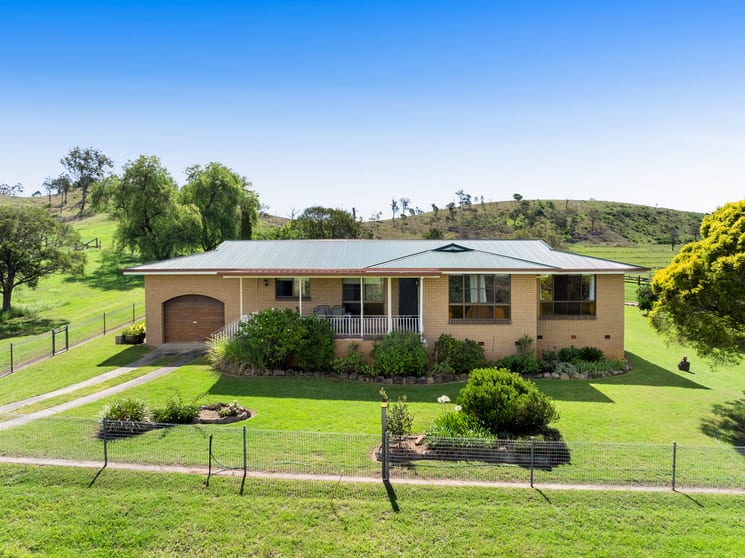 Click to view all images 627 Emu Creek Road Emu Creek QLD 4355 - Image 3