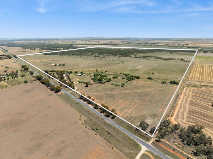 Click to view all images 607 Loddon Valley Highway Durham Ox VIC 3576 - Image 1