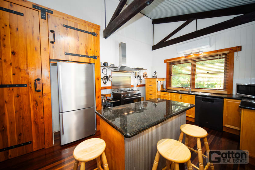 Click to view all images 21 Kelly Road Spring Creek QLD 4343 - Image 2
