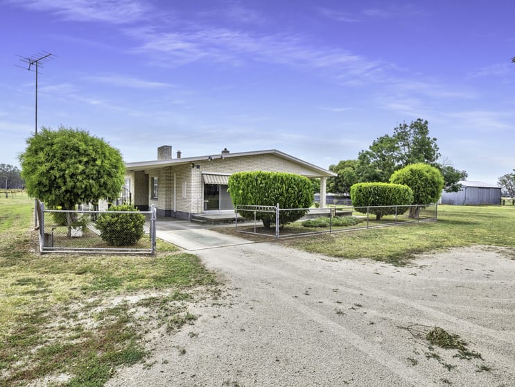 Click to view all images 616 Laceby-Targoora Road Laceby VIC 3678 - Image 3