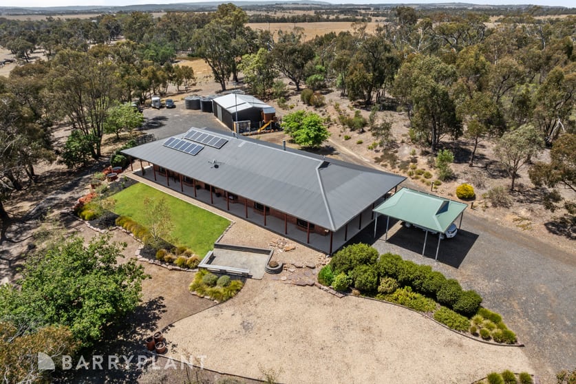 Click to view all images 90 Mchargs Road Kilmore VIC 3764 - Image 1