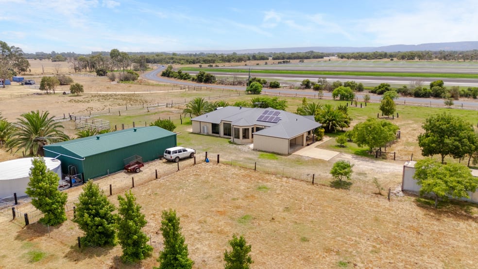 Click to view all images 696 Corio Road Ravenswood WA 6208 - Image 3