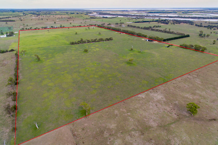 Click to view all images 7/ Bengworden Road Perry Bridge VIC 3862 - Image 2